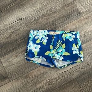 Hollister Floral Shorts size 00